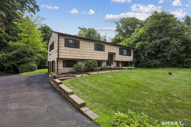 14 Clark Road, New Fairfield, CT 06812