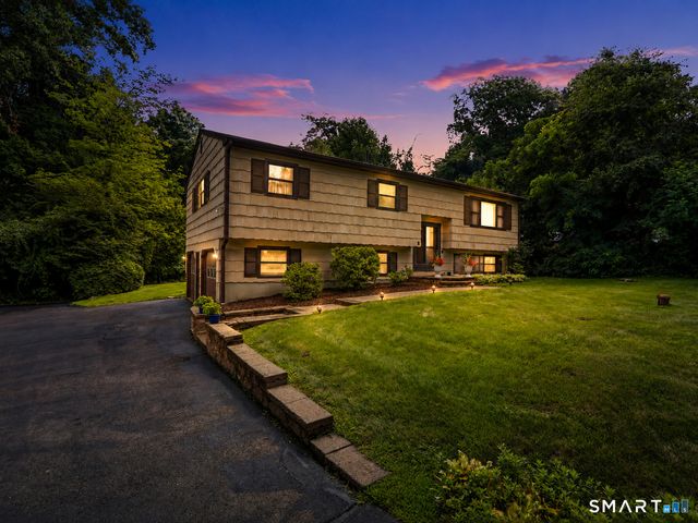 14 Clark Road, New Fairfield, CT 06812