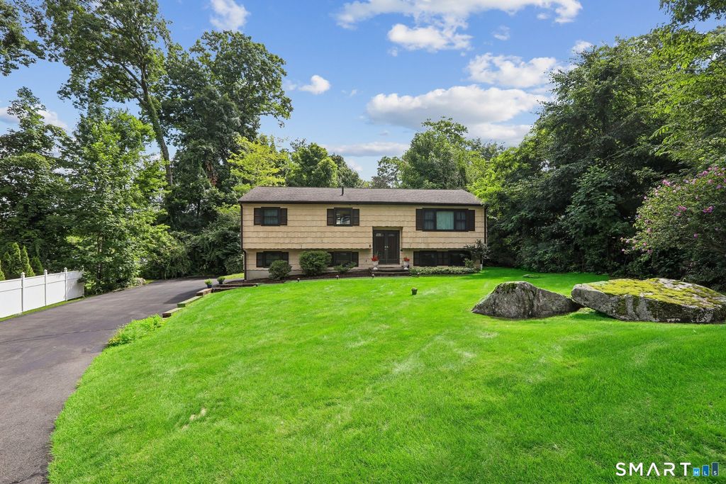 14 Clark Road, New Fairfield, CT 06812