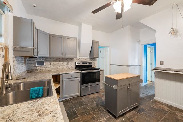 2715 E Diamond Ave, Spokane, WA 99217