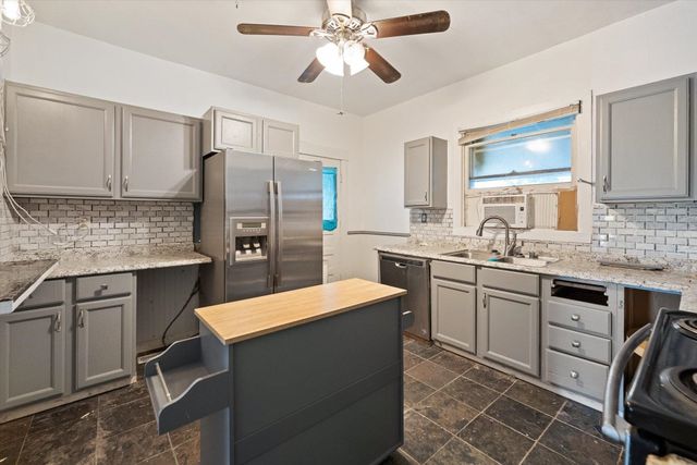 2715 E Diamond Ave, Spokane, WA 99217