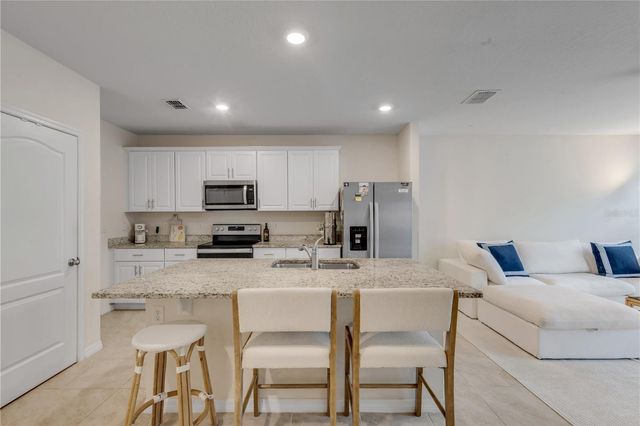 60 BELLA OAKS DRIVE, Port Orange, FL 32129