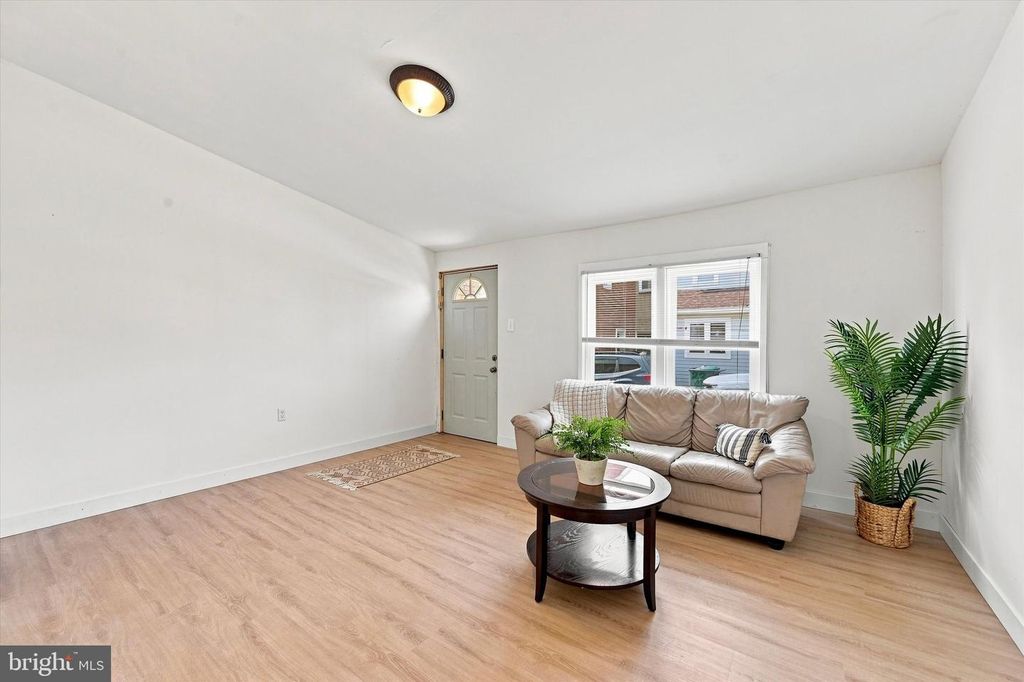 35 MARSHALL AVE, MARCUS HOOK, PA 19061 — photo 4