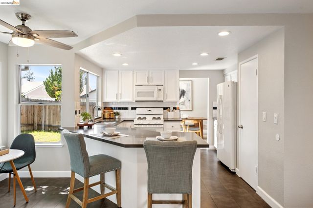 3400 Cobblestone Dr, Rocklin, CA 95765