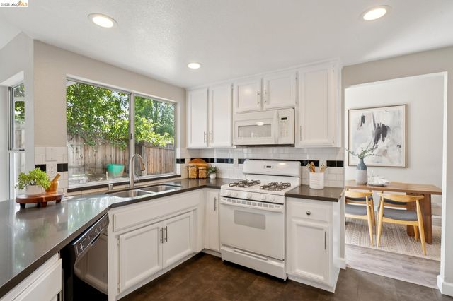 3400 Cobblestone Dr, Rocklin, CA 95765
