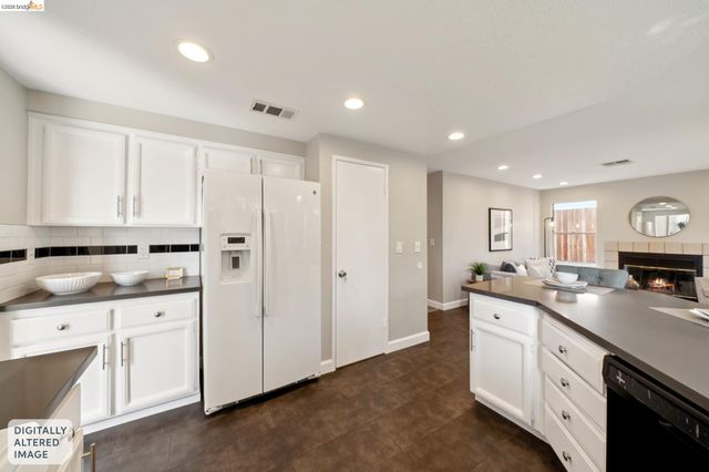 3400 Cobblestone Dr, Rocklin, CA 95765
