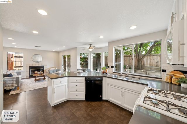 3400 Cobblestone Dr, Rocklin, CA 95765