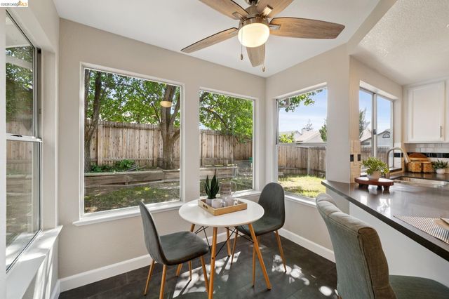 3400 Cobblestone Dr, Rocklin, CA 95765