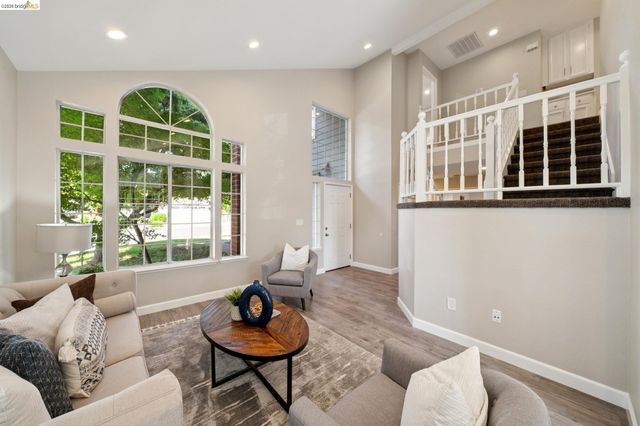 3400 Cobblestone Dr, Rocklin, CA 95765