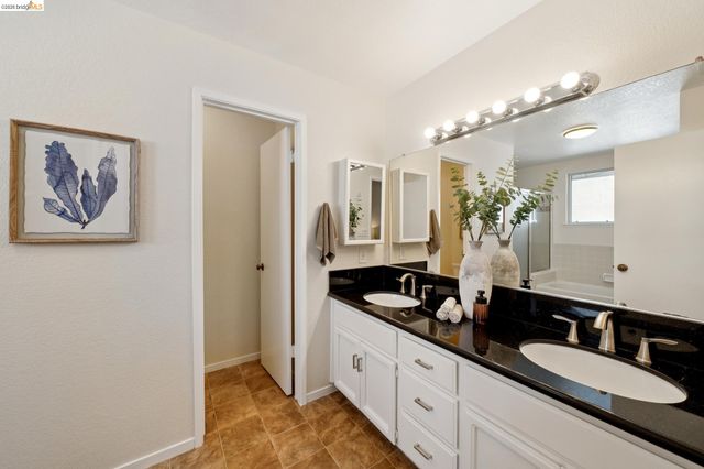 3400 Cobblestone Dr, Rocklin, CA 95765