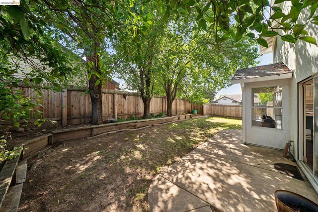 3400 Cobblestone Dr, Rocklin, CA 95765