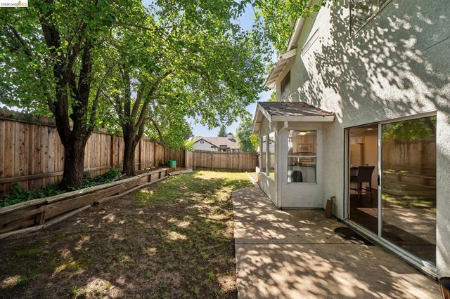 3400 Cobblestone Dr, Rocklin, CA 95765