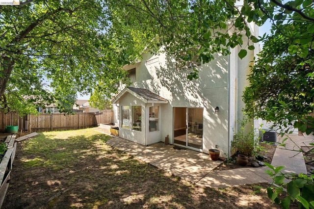 3400 Cobblestone Dr, Rocklin, CA 95765