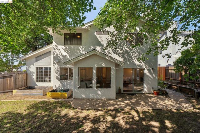 3400 Cobblestone Dr, Rocklin, CA 95765