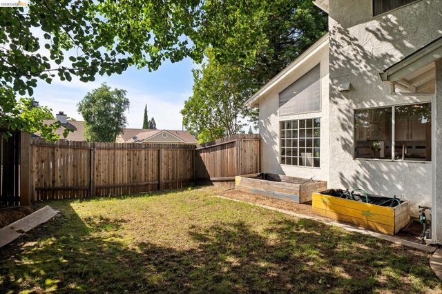 3400 Cobblestone Dr, Rocklin, CA 95765