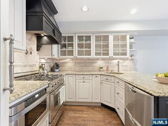 211 3rd Street 1, Hoboken, NJ 07030