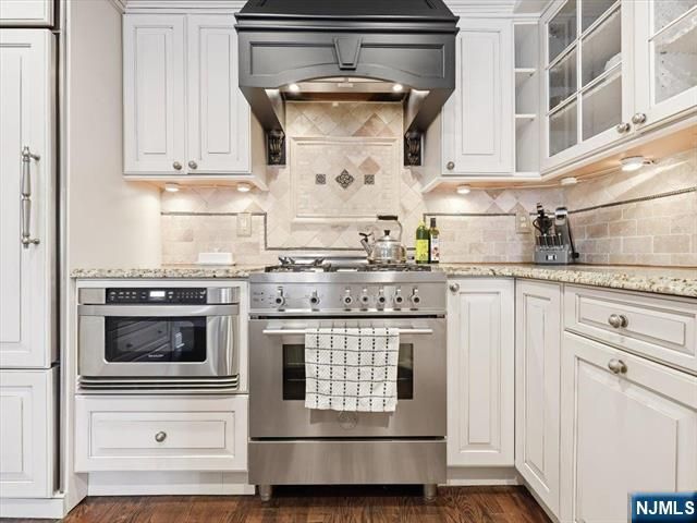 211 3rd Street 1, Hoboken, NJ 07030