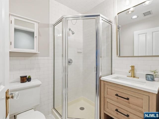 211 3rd Street 1, Hoboken, NJ 07030