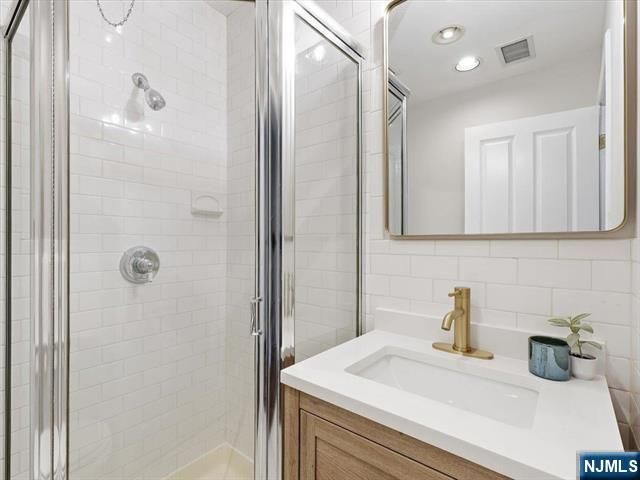 211 3rd Street 1, Hoboken, NJ 07030