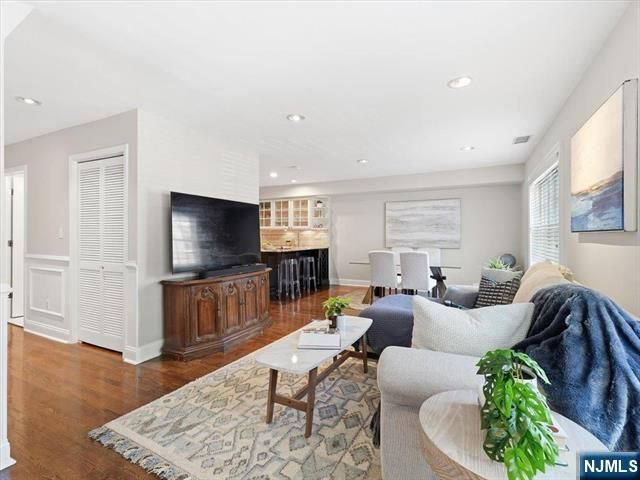 211 3rd Street 1, Hoboken, NJ 07030