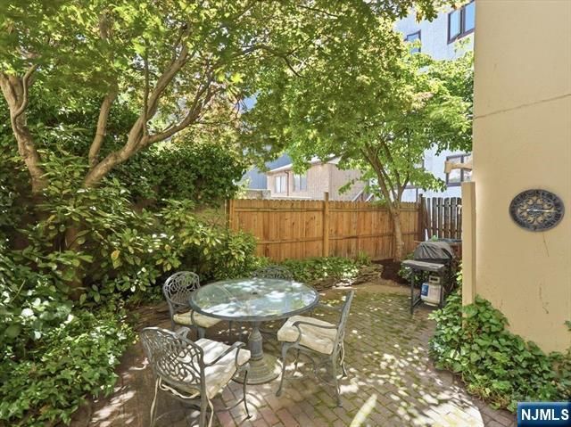 211 3rd Street 1, Hoboken, NJ 07030