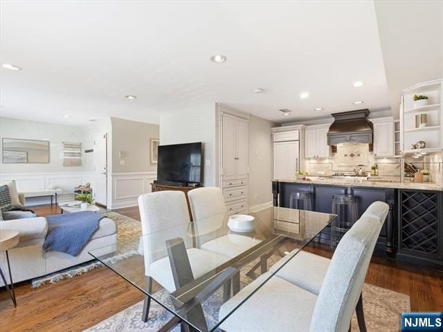 211 3rd Street 1, Hoboken, NJ 07030