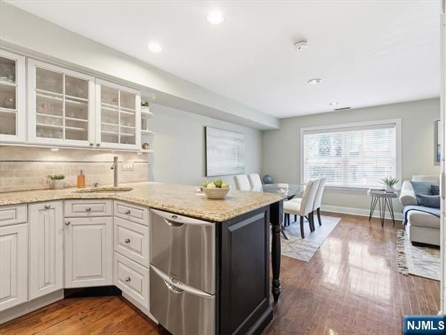 211 3rd Street 1, Hoboken, NJ 07030