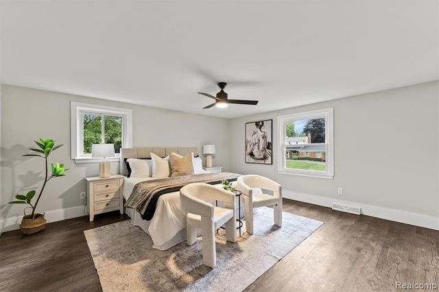 2185 Brenthaven Drive, Bloomfield Hills, MI 48304