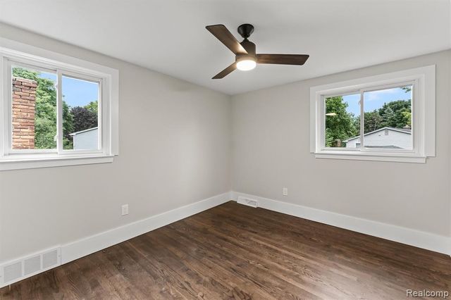2185 Brenthaven Drive, Bloomfield Hills, MI 48304