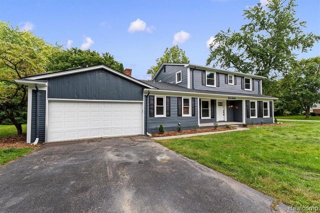 2185 Brenthaven Drive, Bloomfield Hills, MI 48304