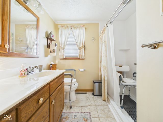 900 Maple Street, Middletown, IN 47356