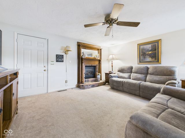 900 Maple Street, Middletown, IN 47356
