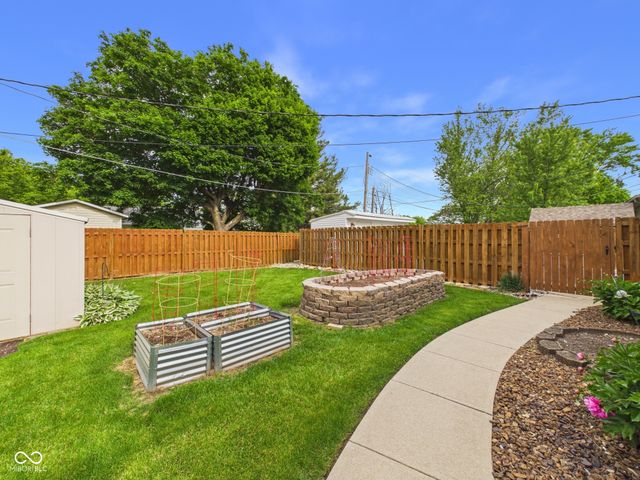 900 Maple Street, Middletown, IN 47356