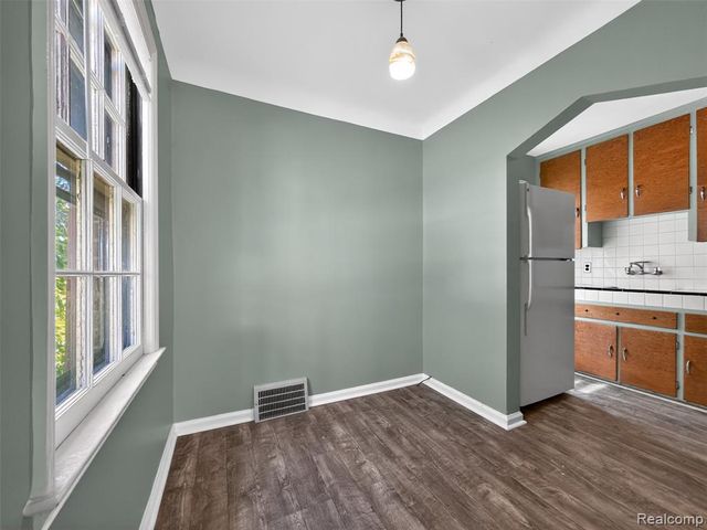 11529 Roxbury Street, Detroit, MI 48224