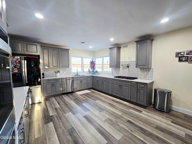 730 McKay Road, Amsterdam, NY 12010