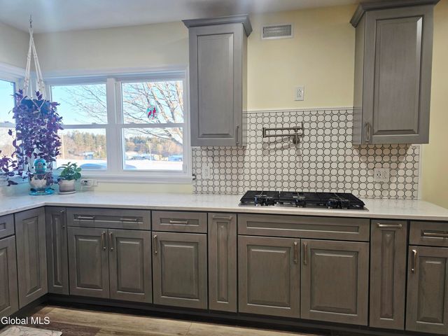 730 McKay Road, Amsterdam, NY 12010