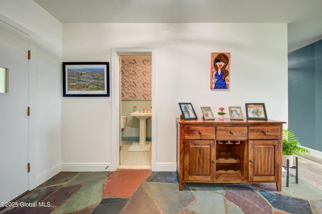 730 McKay Road, Amsterdam, NY 12010