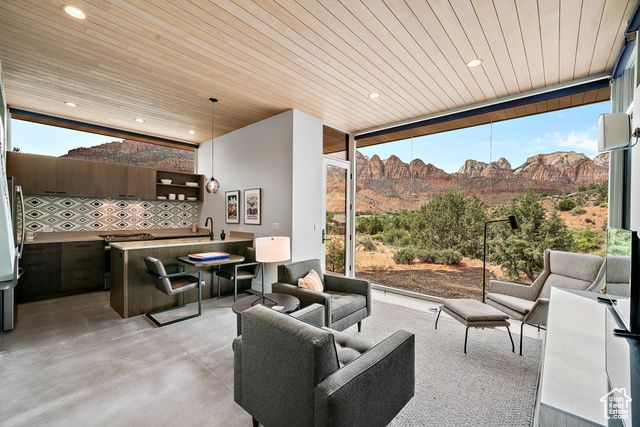 112 CANYON CV, Springdale, UT 84767