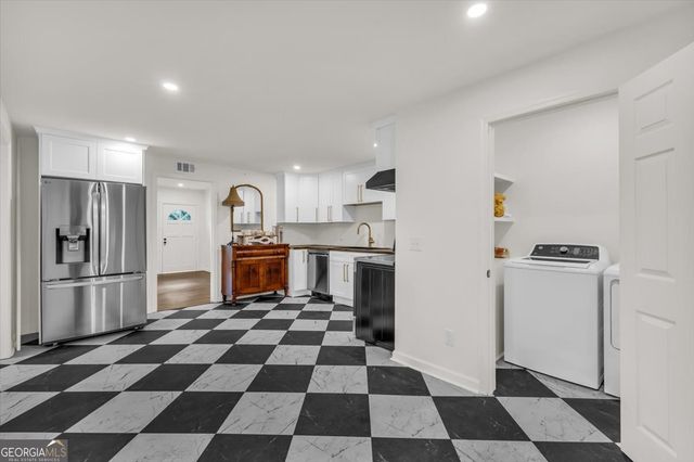 2223 E De Renne Avenue, Savannah, GA 31406