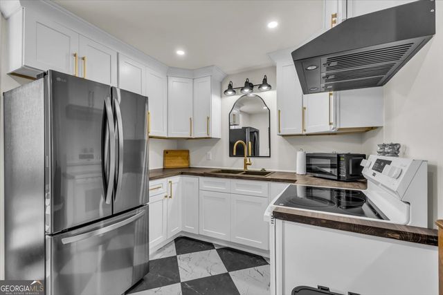 2223 E De Renne Avenue, Savannah, GA 31406