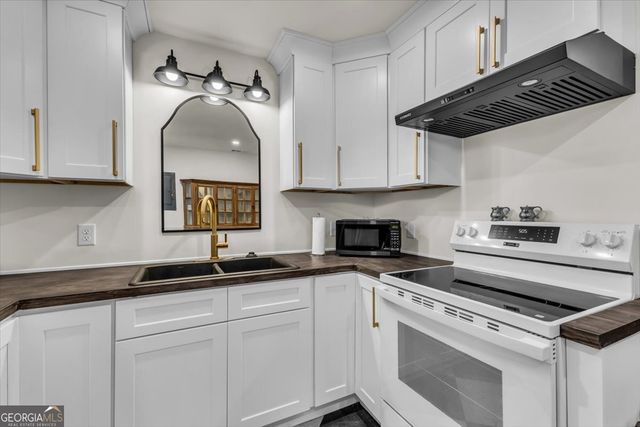 2223 E De Renne Avenue, Savannah, GA 31406