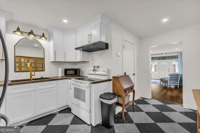 2223 E De Renne Avenue, Savannah, GA 31406