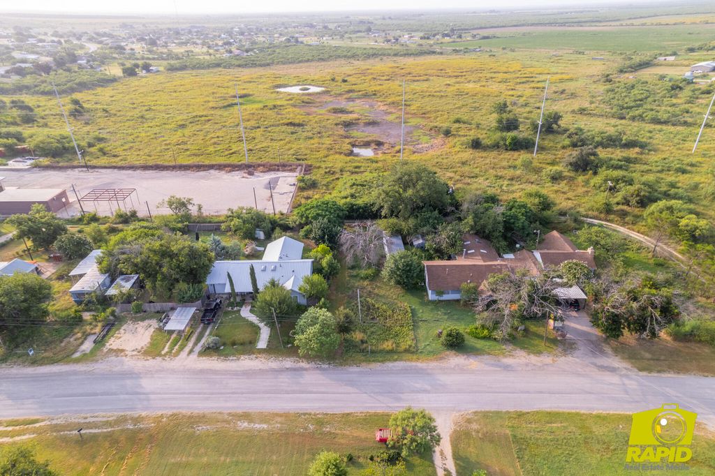Image 15 of property listing at 310 Cottonwood Street, Eldorado, TX 76936