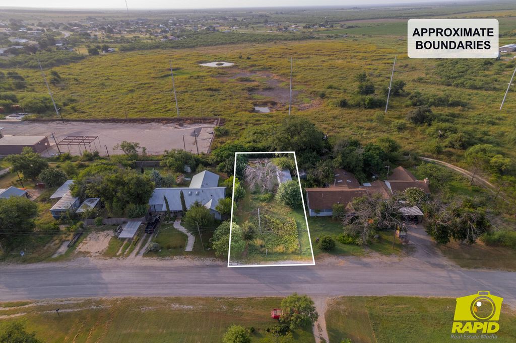 Image 16 of property listing at 310 Cottonwood Street, Eldorado, TX 76936