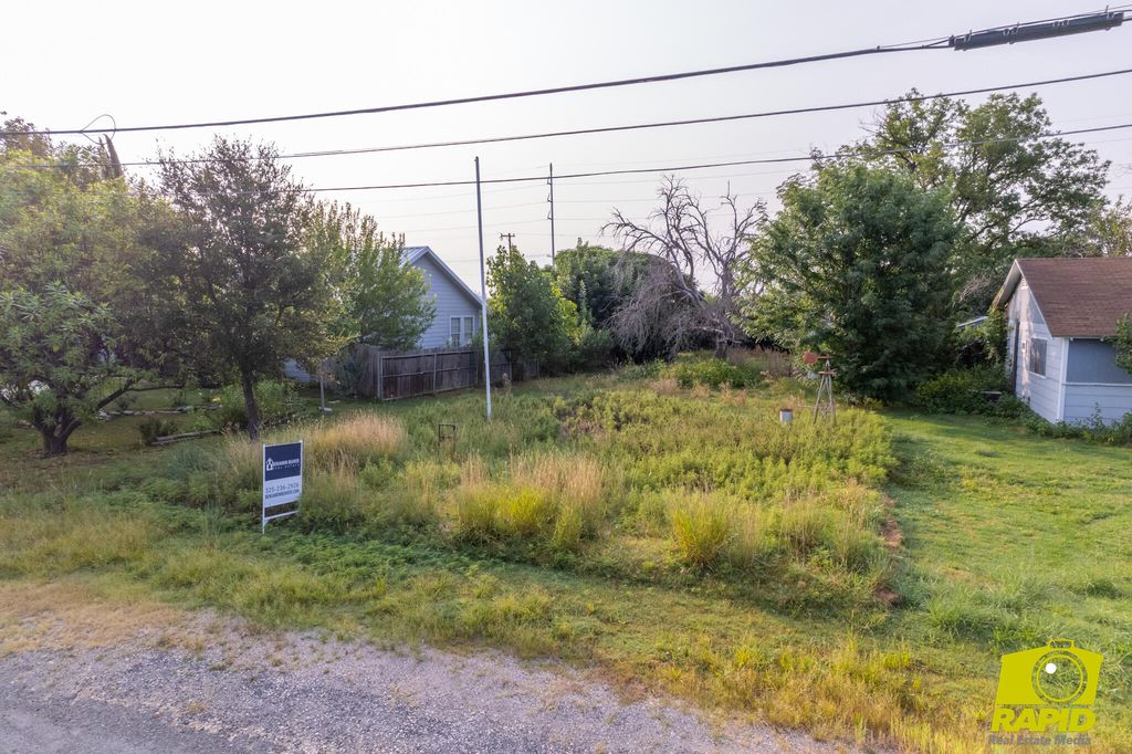 Image 3 of property listing at 310 Cottonwood Street, Eldorado, TX 76936
