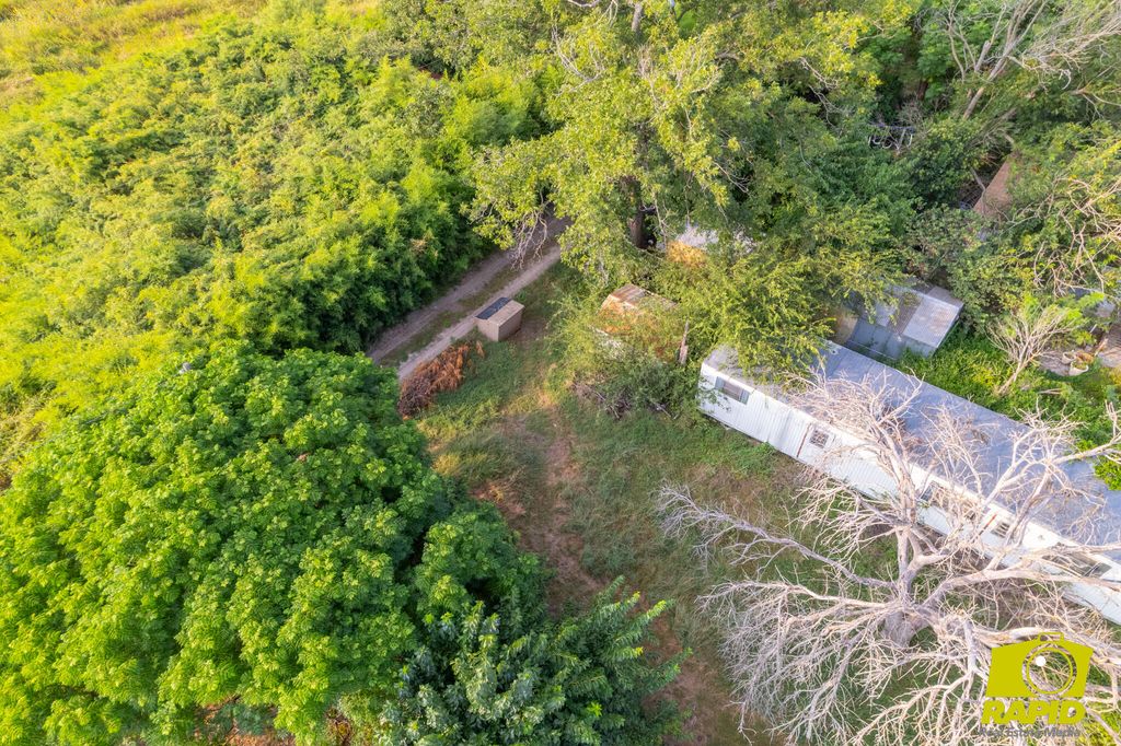 Image 9 of property listing at 310 Cottonwood Street, Eldorado, TX 76936