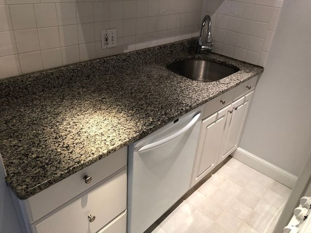 1949 Commonwealth Ave 21, Boston, MA 02135