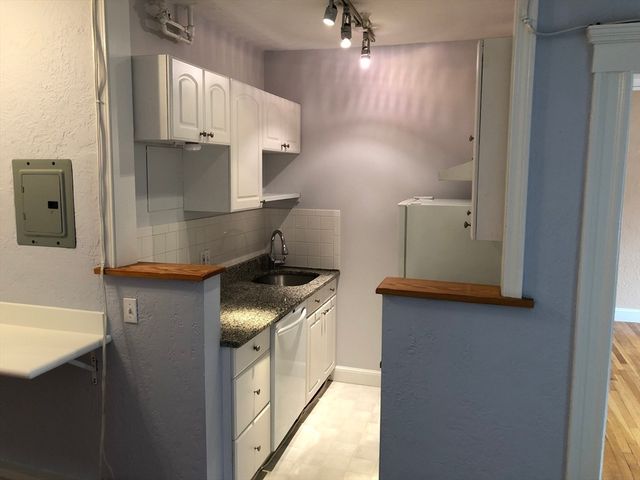 1949 Commonwealth Ave 21, Boston, MA 02135