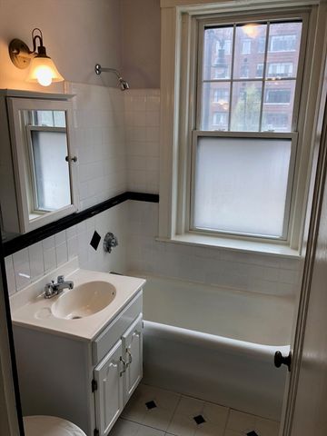 1949 Commonwealth Ave 21, Boston, MA 02135