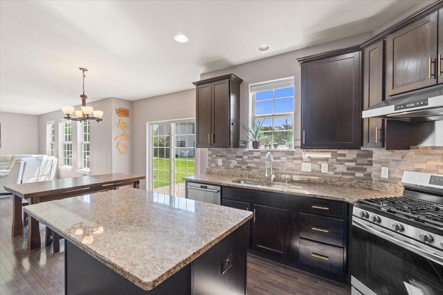 7989 S River COURT, Franklin, WI 53132